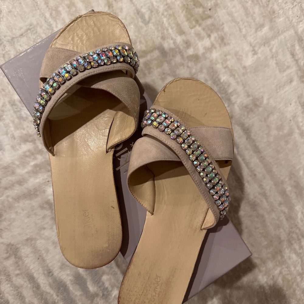 Botkier New York blush stone sandals